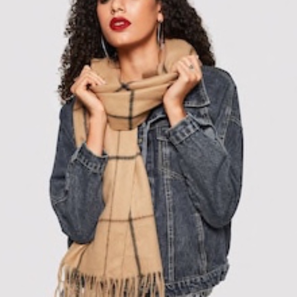 NEW!! Fringe Hem Grid Scarf - Picture 2 of 7